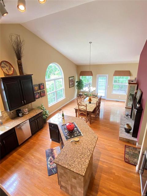 752 Castle Rdg, Ballwin, MO 63021 photo 6