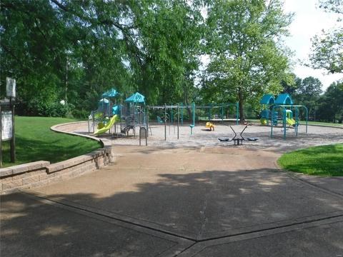 33 Roland Ave, Ballwin, MO 63021 photo 37