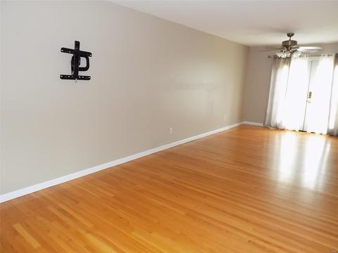 33 Roland Ave, Ballwin, MO 63021 photo 4