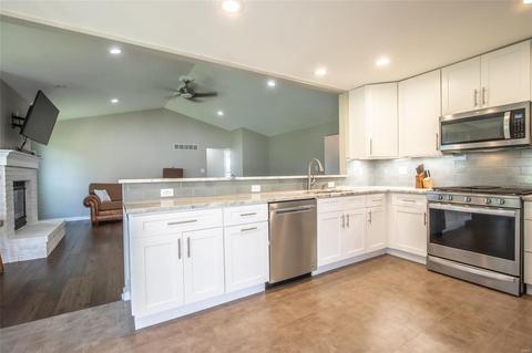 254 Greenburn Dr, Weldon Spring, MO 63304 photo 6