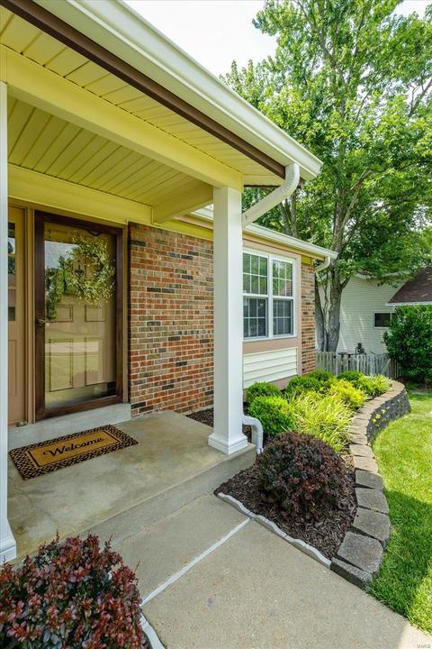 1335 Eaglebrooke Ct, Ballwin, MO 63021 photo 2