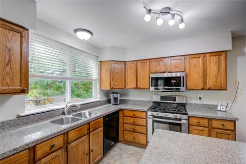 413 Alverston Ct, Ballwin, MO 63021 photo 6