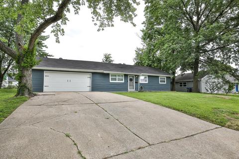 409 Saint Patrick Dr, O'fallon, MO 63366 photo 2