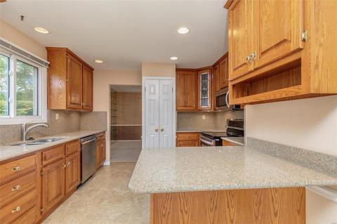 831 Green Lantern, Ballwin, MO 63011 photo 13