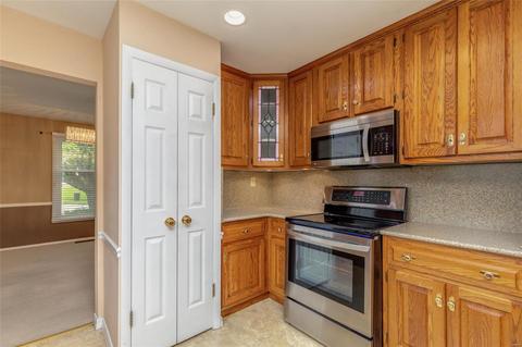831 Green Lantern, Ballwin, MO 63011 photo 12