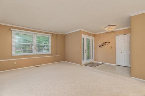 831 Green Lantern, Ballwin, MO 63011 photo 4