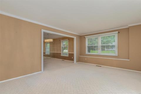831 Green Lantern, Ballwin, MO 63011 photo 3
