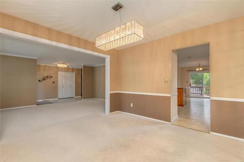 831 Green Lantern, Ballwin, MO 63011 photo 8