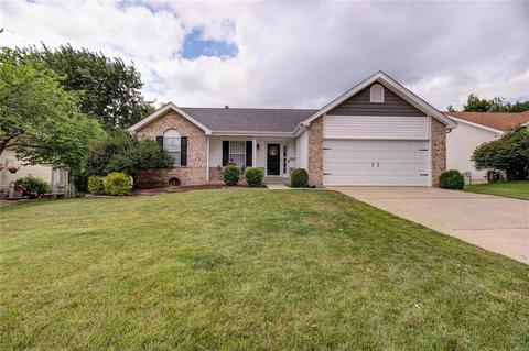 7176 Oak Stream Dr, O'fallon, MO 63368 photo 1