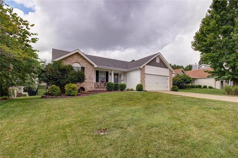 7176 Oak Stream Dr, O'fallon, MO 63368 photo 2