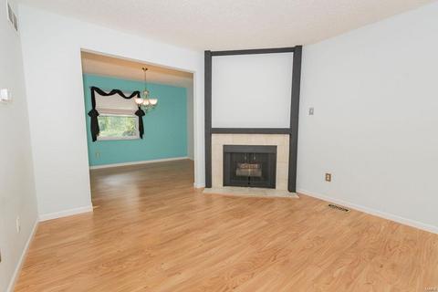 13357 Hiddendale Ln, Ballwin, MO 63021 photo 8