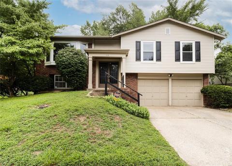 938 Bellestri Dr, Ballwin, MO 63021 photo 1