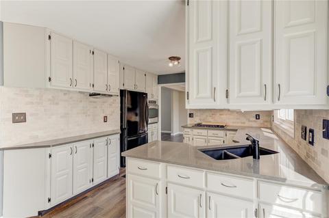 808 Pine Village Ct, Ballwin, MO 63021 photo 9