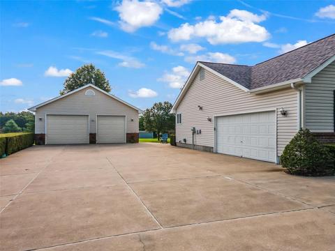 20 Treeline Dr, O'fallon, MO 63366 photo 4