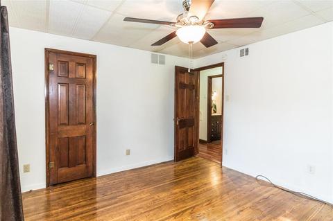 9406 Mackenzie Rd, Saint Louis, MO 63123 photo 17