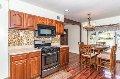 9406 Mackenzie Rd, Saint Louis, MO 63123 photo 6