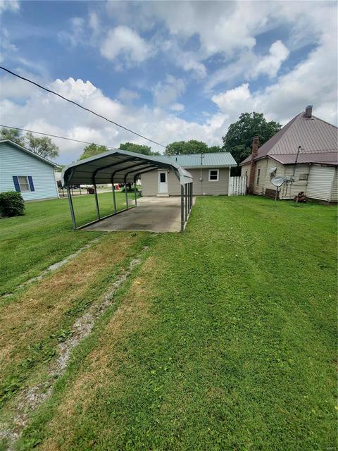 208 Black St, Chaffee, MO 63780 photo 4