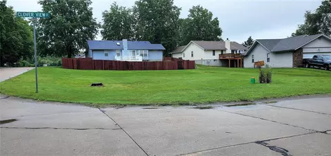 721 Clover View Ct, Saint Louis, MO 63138