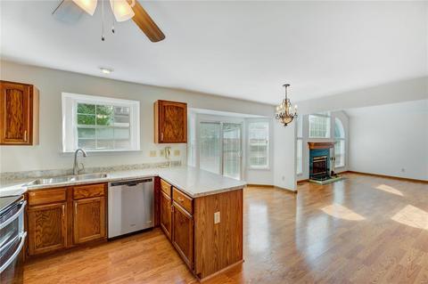 3525 Ruby Ln, Saint Charles, MO 63303 photo 9