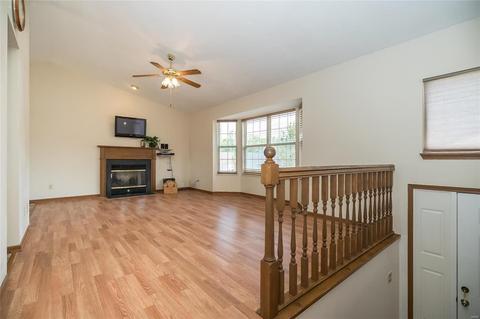 805 N Valleywind Ct, O'fallon, MO 63366 photo 2