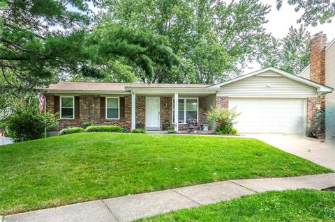 430 Paula Vale, Ballwin, MO 63021 photo 1