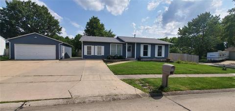 1370 Manuka Dr, O'fallon, MO 63366 photo 3