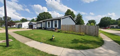 1370 Manuka Dr, O'fallon, MO 63366 photo 2