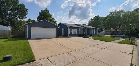 1370 Manuka Dr, O'fallon, MO 63366 photo 4