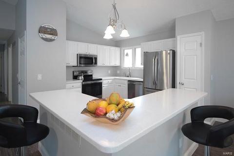 1046 Treetop Trl, Manchester, MO 63021 photo 10