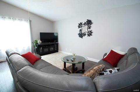 1046 Treetop Trl, Manchester, MO 63021 photo 12