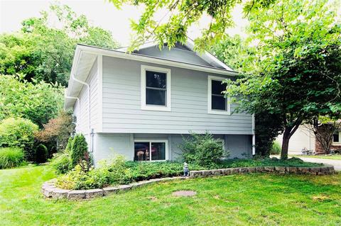 1046 Treetop Trl, Manchester, MO 63021 photo 2