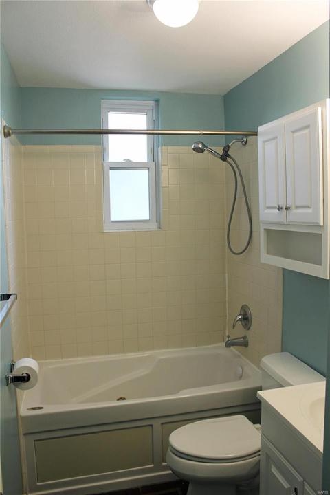 13 Tower Hl, Saint Louis, MO 63132 photo 9