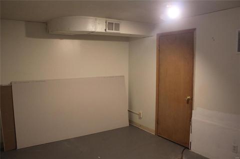 13 Tower Hl, Saint Louis, MO 63132 photo 17