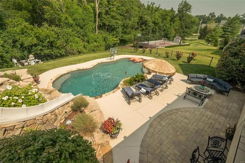 261 Pointe Lansing Ct, Ballwin, MO 63021 photo 12