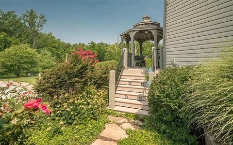261 Pointe Lansing Ct, Ballwin, MO 63021 photo 4