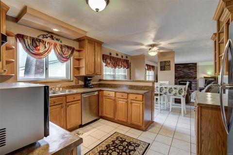 93 Breezeview Dr, Ballwin, MO 63021 photo 6
