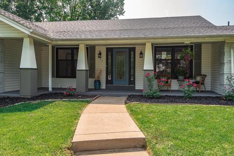 527 Hickory View Ln, Ballwin, MO 63011 photo 2