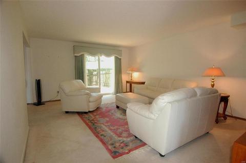 220 Braeshire Dr #D, Ballwin, MO 63021 photo 4