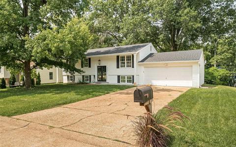 515 Ranch Dr, Manchester, MO 63011 photo 2