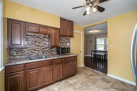 8908 Apache, Saint Louis, MO 63114 photo 10