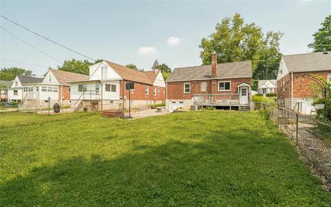 8908 Apache, Saint Louis, MO 63114 photo 21
