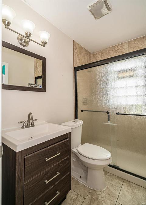 8908 Apache, Saint Louis, MO 63114 photo 12