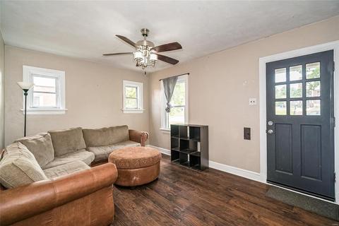 8908 Apache, Saint Louis, MO 63114 photo 6