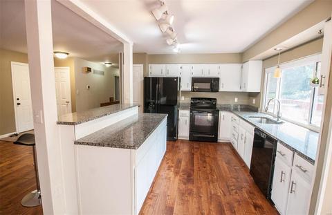 834 Forest Vlg, Ballwin, MO 63021 photo 4