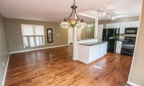 834 Forest Vlg, Ballwin, MO 63021 photo 5