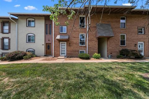 173 Carmel Woods, Ellisville, MO 63021 photo 1