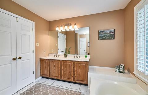 427 Terrington, Ballwin, MO 63021 photo 18
