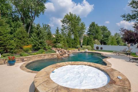 282 Ries Rd, Ballwin, MO 63021 photo 3