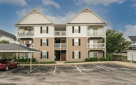 13203 Spring Creek Ln, O'fallon, MO 63368 photo 1