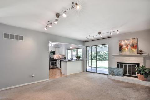 267 Cedar Village Ct, Ballwin, MO 63021 photo 4